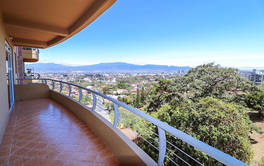Apartamento con vista y terraza en San Rafael Escazú