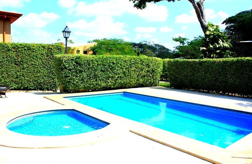 Condo de 4 habit. con piscina en Brasil de Mora Santa Ana