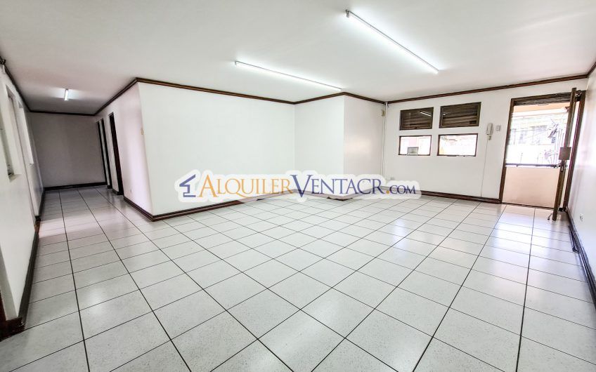 Espacio de 150 m2 para oficinas o uso comercial en Sabana Oeste