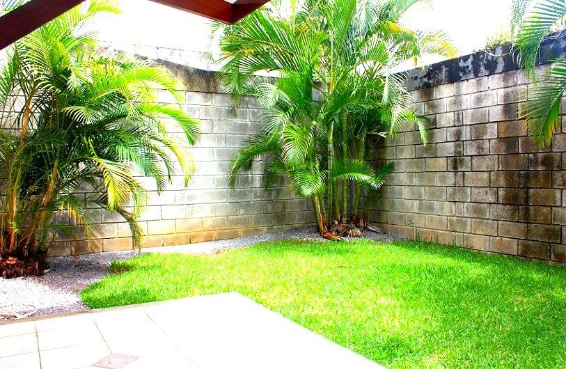 Casa de 3 habit.+ de servicio con jardín en Río Oro Santa Ana x Forum