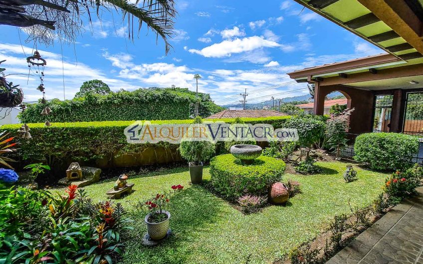 Condo de Un Nivel con jardín y vistas en Escazú x Distrito 4 Guachipelín
