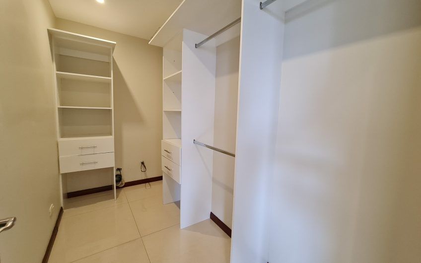 Apartamento de 2 habit. con línea blanca en San Rafael Escazú