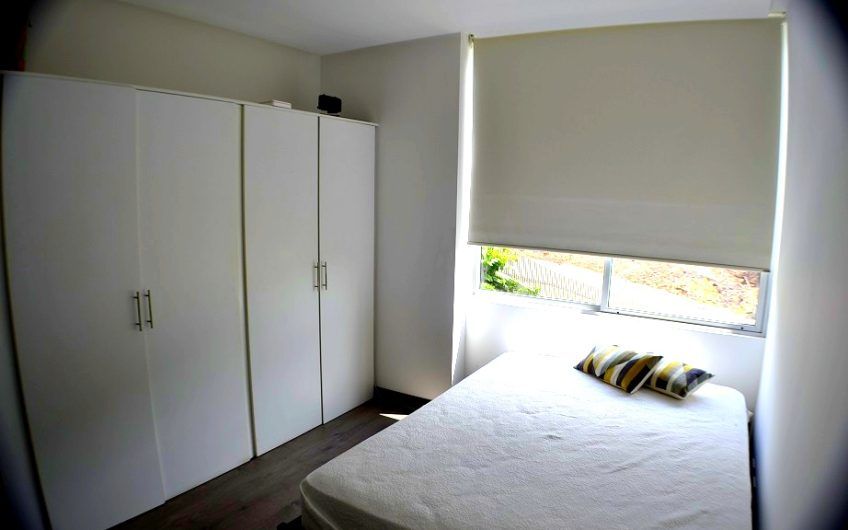 Lujoso apartamento con línea blanca en Alto Las Palomas Santa Ana