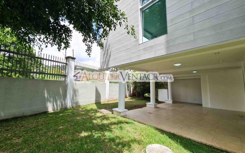Condo de 459 m2 con vista y jardín en Guachipelín Escazú x Distrito 4