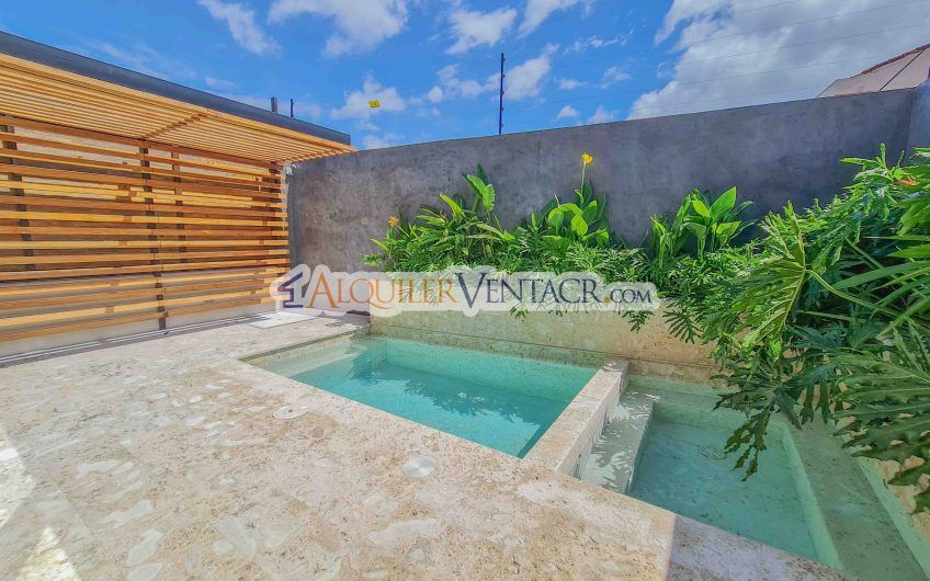 Lujosa casa de 406 m2 con piscina propia en Jaboncillos Escazú