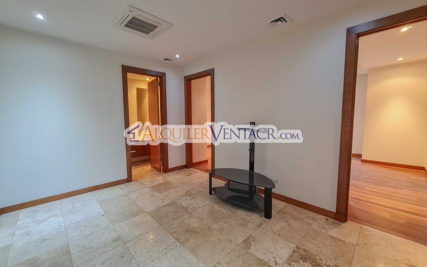 Metropolitan Tower Sabana! Lujoso apartamento con vista