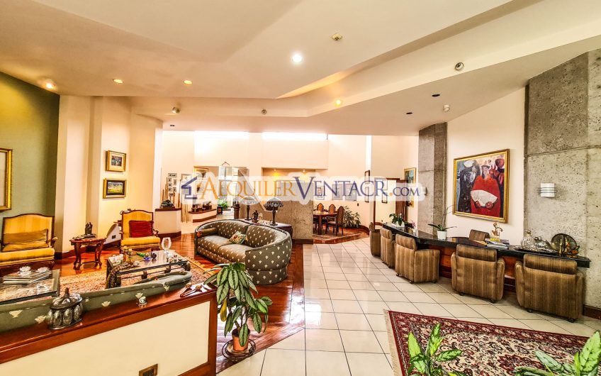 Casa de Un Nivel de 640 m2 y 625 m2 de lote Trejos Montealegre Escazú