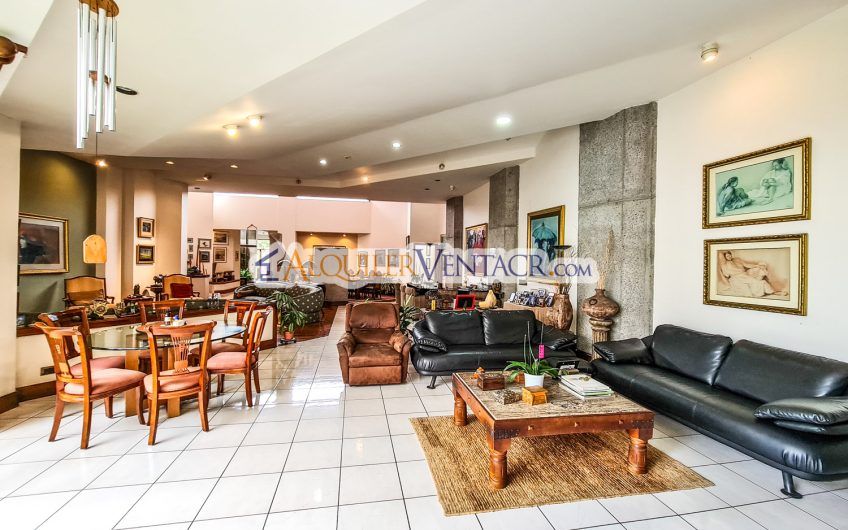 Casa de Un Nivel de 640 m2 y 625 m2 de lote Trejos Montealegre Escazú