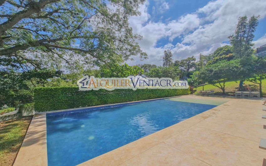 The Ivy Guachipelín Escazú! Condo de Un Nivel con terrazas y vista
