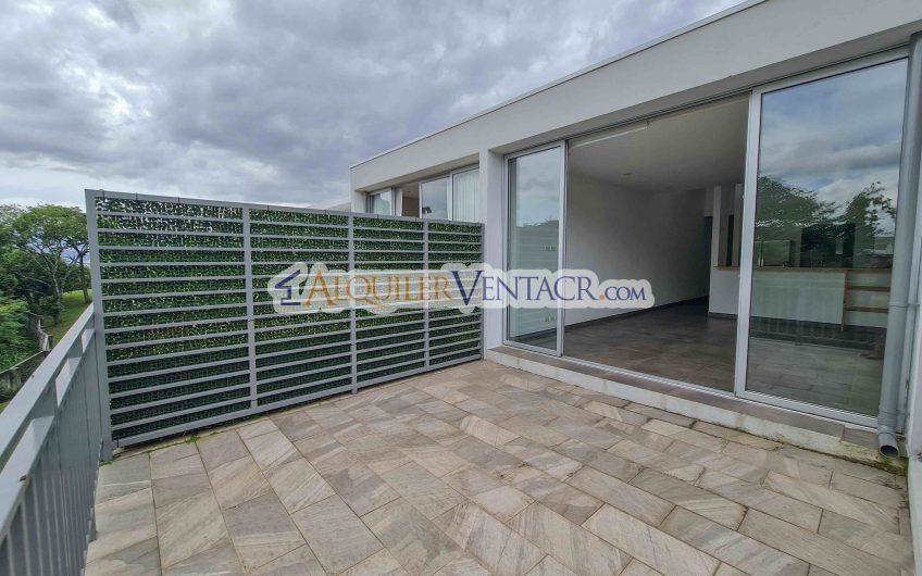 The Ivy Guachipelín Escazú! Condo de Un Nivel con terrazas y vista