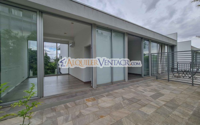The Ivy Guachipelín Escazú! Condo de Un Nivel con terrazas y vista