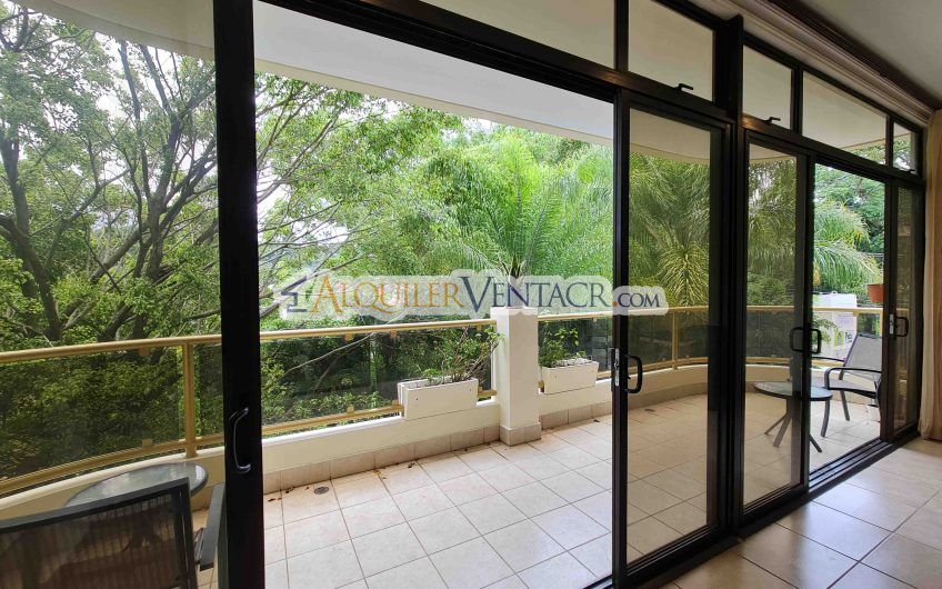 Apartamento amueblado de 224 m2 de 3 habit.+ oficina y vista en San Rafael Escazú