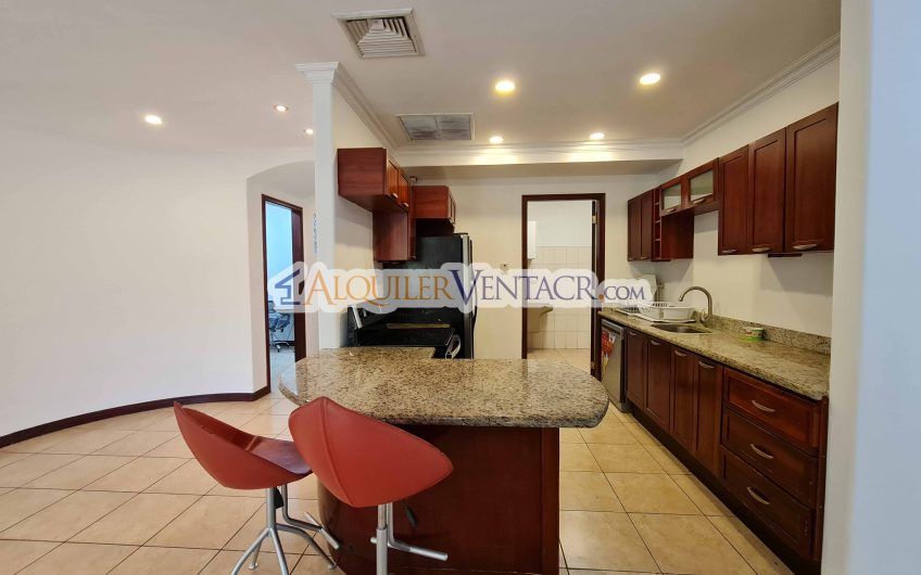 Apartamento amueblado de 224 m2 de 3 habit.+ oficina y vista en San Rafael Escazú