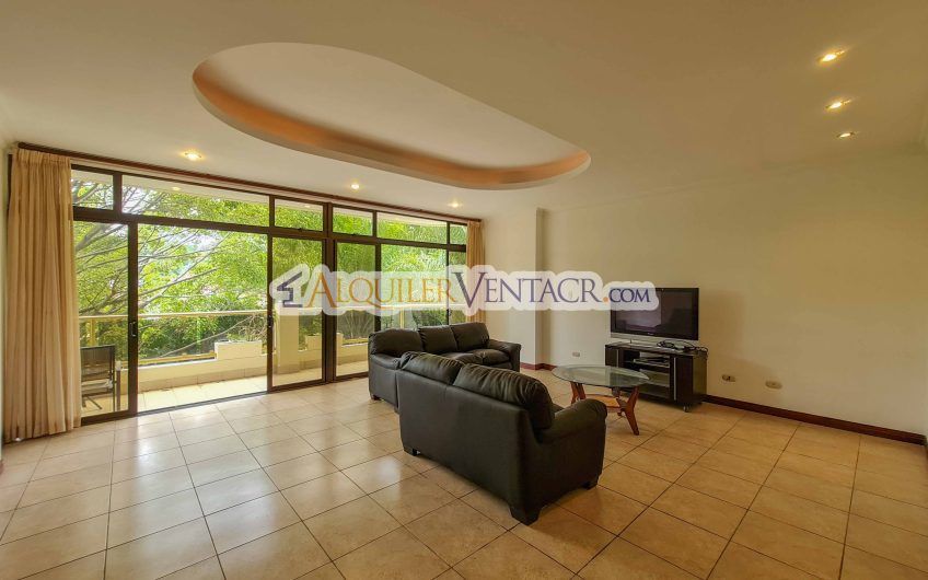 Apartamento amueblado de 224 m2 de 3 habit.+ oficina y vista en San Rafael Escazú