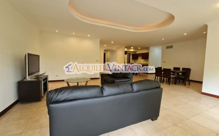 Apartamento amueblado de 224 m2 de 3 habit.+ oficina y vista en San Rafael Escazú