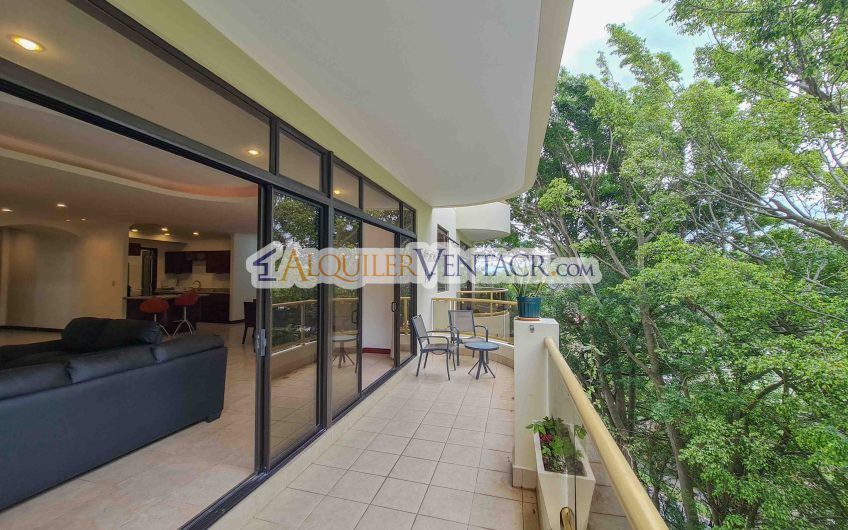 Apartamento amueblado de 224 m2 de 3 habit.+ oficina y vista en San Rafael Escazú