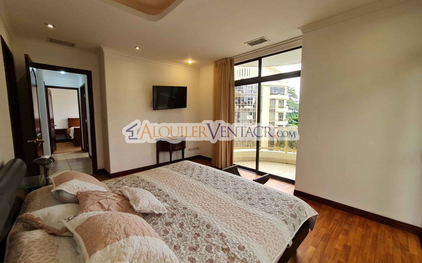 Apartamento amueblado de 224 m2 de 3 habit.+ oficina y vista en San Rafael Escazú