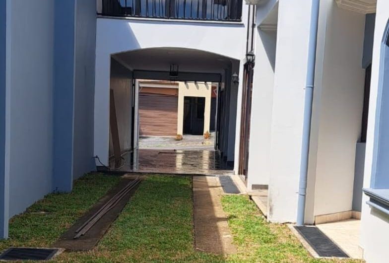 Lujosa casa de 500 m2 en Residencial en Pinares de Curridabat
