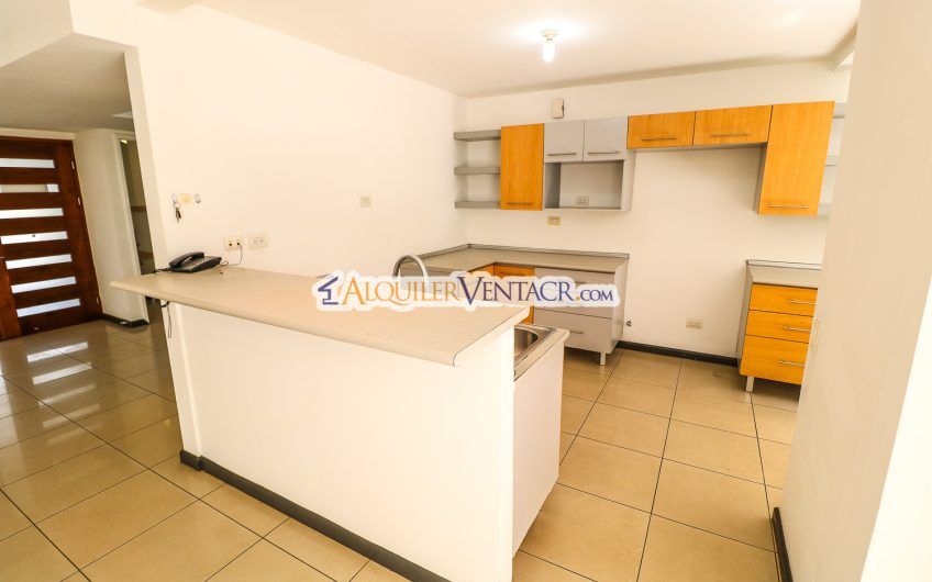Condo de 3 habit. con jardín en Brasil de Mora Santa Ana