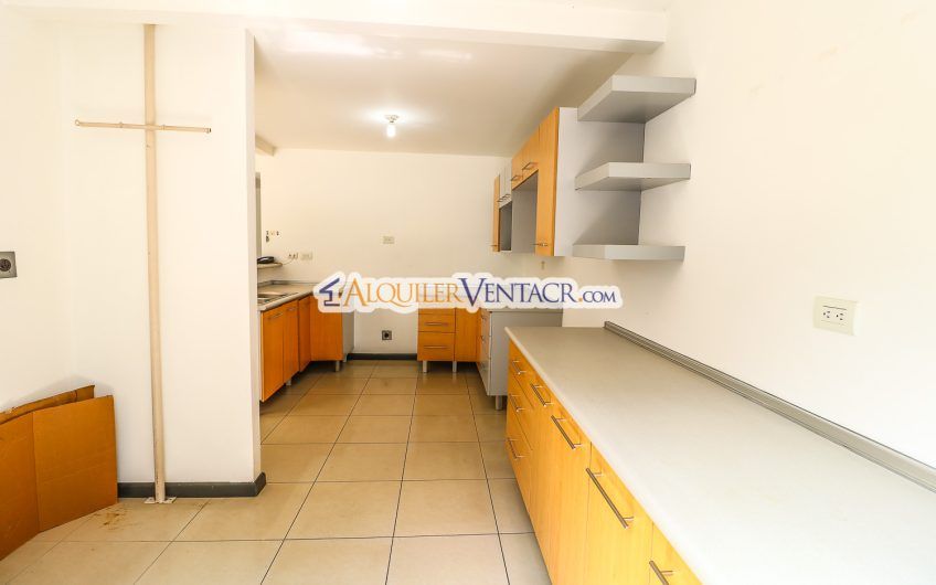 Condo de 3 habit. con jardín en Brasil de Mora Santa Ana