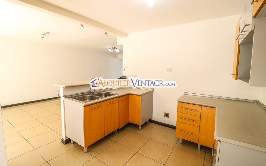 Condo de 3 habit. con jardín en Brasil de Mora Santa Ana