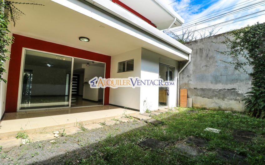 Condo de 3 habit. con jardín en Brasil de Mora Santa Ana