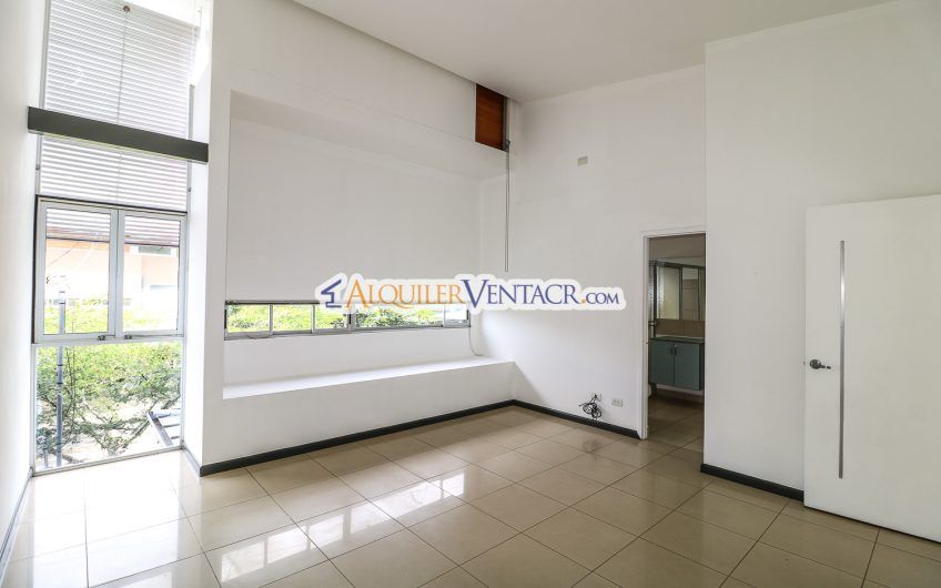 Condo de 3 habit. con jardín en Brasil de Mora Santa Ana