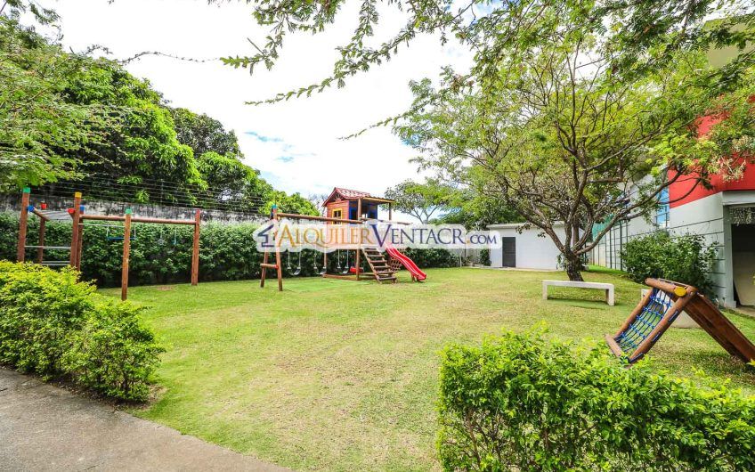 Condo de 3 habit. con jardín en Brasil de Mora Santa Ana
