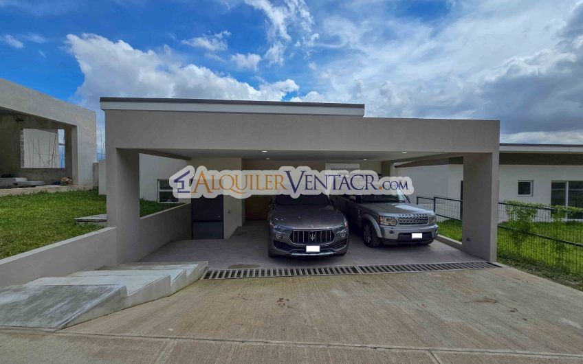 Para Estrenar! Casa de 305 m2 con 546 m2 de lote en Guachipelín Escazú