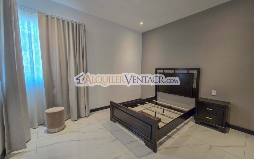 Para Estrenar! Casa de 305 m2 con 546 m2 de lote en Guachipelín Escazú