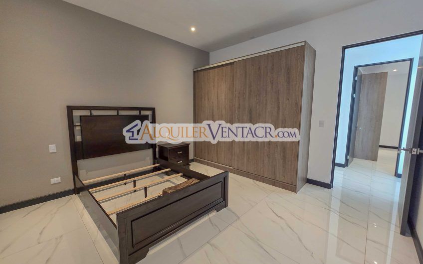 Para Estrenar! Casa de 305 m2 con 546 m2 de lote en Guachipelín Escazú