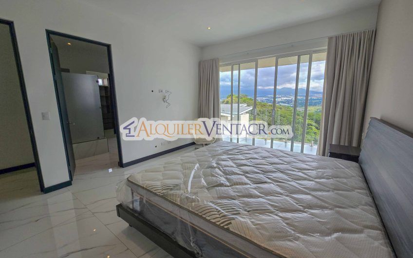 Para Estrenar! Casa de 305 m2 con 546 m2 de lote en Guachipelín Escazú