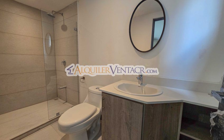 Para Estrenar! Casa de 305 m2 con 546 m2 de lote en Guachipelín Escazú