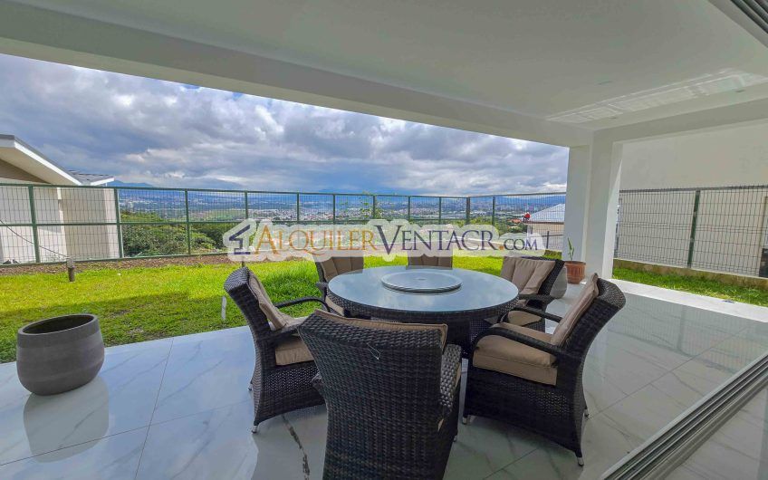 Para Estrenar! Casa de 305 m2 con 546 m2 de lote en Guachipelín Escazú