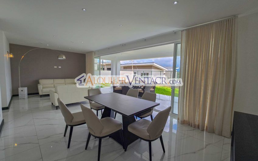 Para Estrenar! Casa de 305 m2 con 546 m2 de lote en Guachipelín Escazú