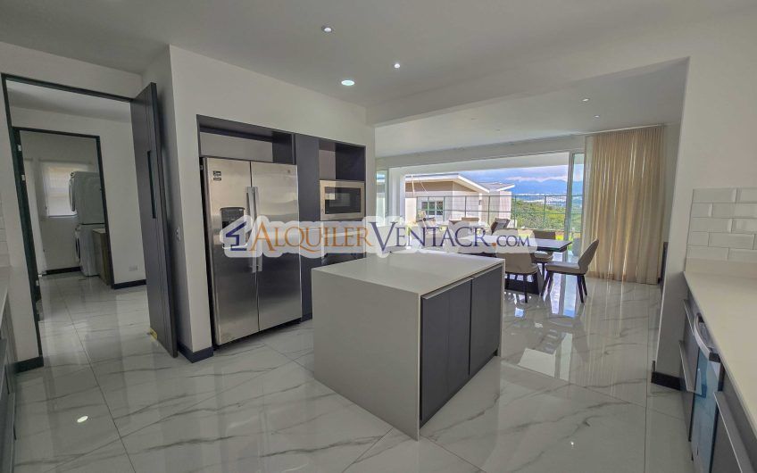Para Estrenar! Casa de 305 m2 con 546 m2 de lote en Guachipelín Escazú