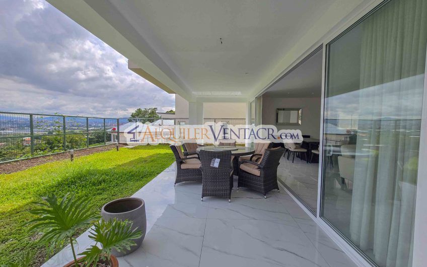 Para Estrenar! Casa de 305 m2 con 546 m2 de lote en Guachipelín Escazú