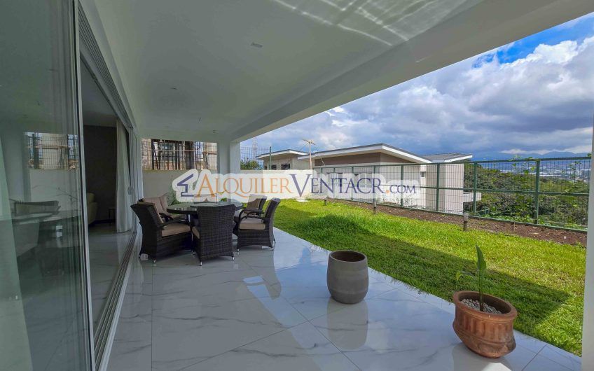 Para Estrenar! Casa de 305 m2 con 546 m2 de lote en Guachipelín Escazú