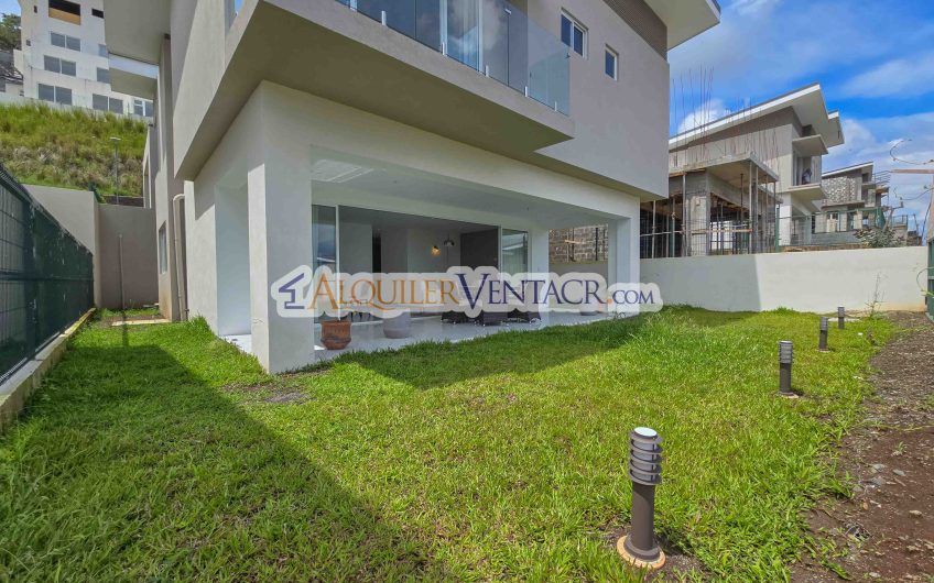 Para Estrenar! Casa de 305 m2 con 546 m2 de lote en Guachipelín Escazú