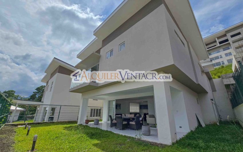 Para Estrenar! Casa de 305 m2 con 546 m2 de lote en Guachipelín Escazú