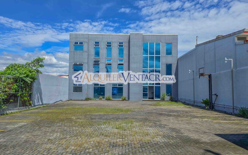 Edificio de 951 m2 para oficinas o comercio en Santa Ana Pozos