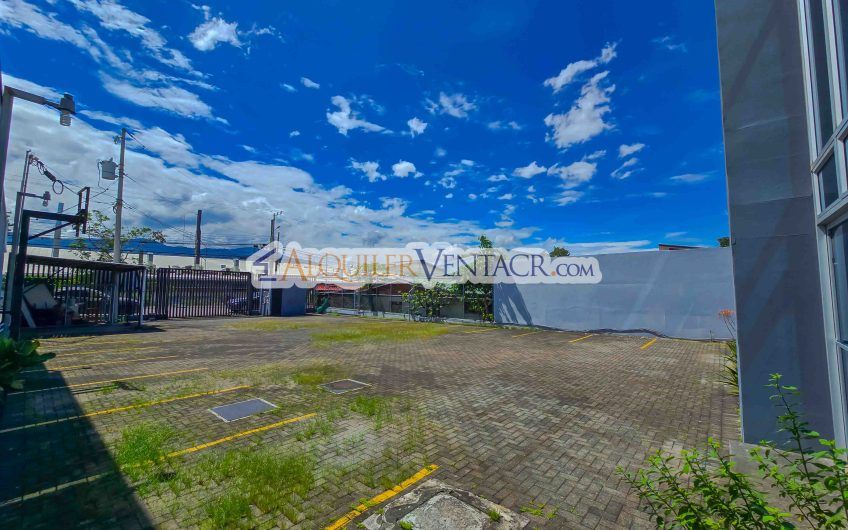 Edificio de 951 m2 para oficinas o comercio en Santa Ana Pozos