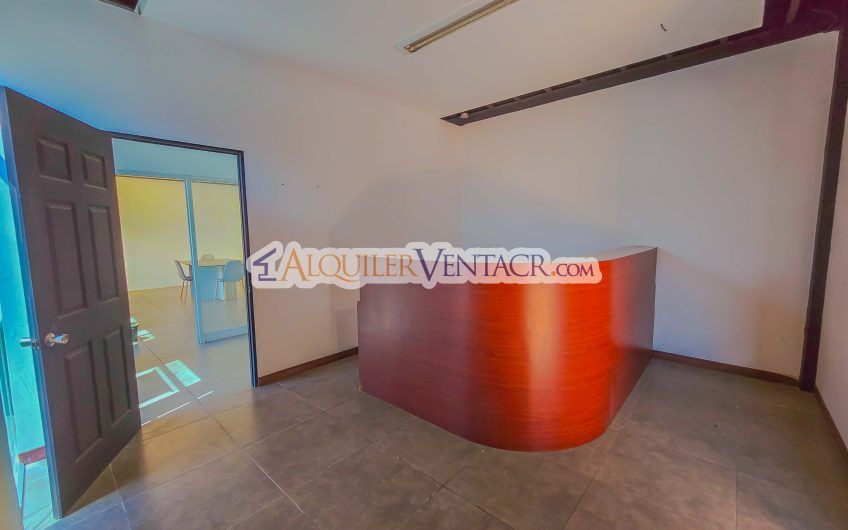 Edificio de 951 m2 para oficinas o comercio en Santa Ana Pozos