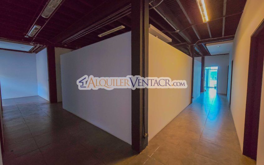 Edificio de 951 m2 para oficinas o comercio en Santa Ana Pozos