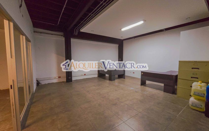 Edificio de 951 m2 para oficinas o comercio en Santa Ana Pozos