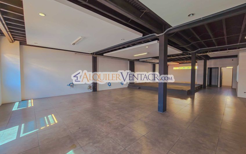 Edificio de 951 m2 para oficinas o comercio en Santa Ana Pozos