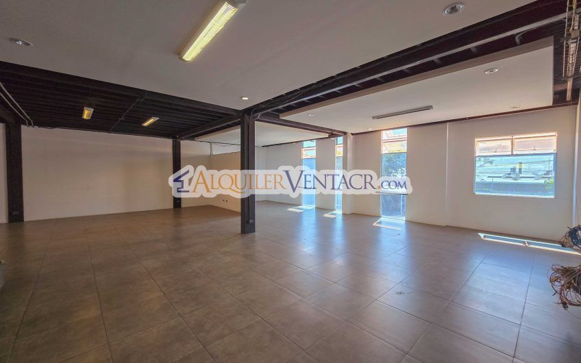 Edificio de 951 m2 para oficinas o comercio en Santa Ana Pozos