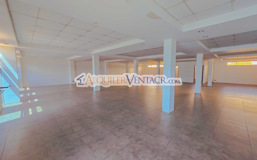 Edificio de 951 m2 para oficinas o comercio en Santa Ana Pozos