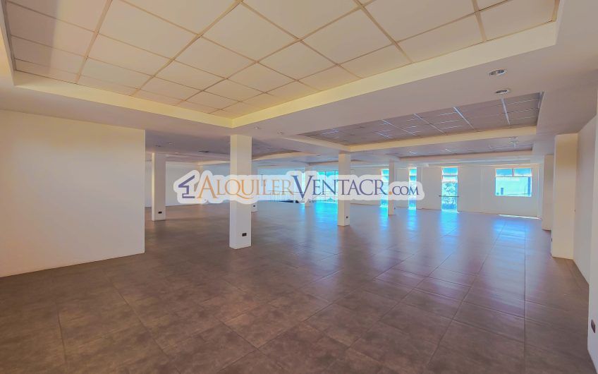 Edificio de 951 m2 para oficinas o comercio en Santa Ana Pozos