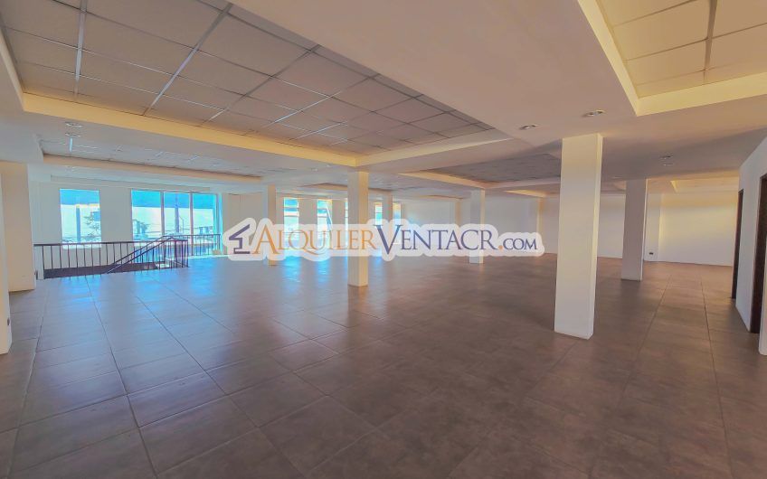 Edificio de 951 m2 para oficinas o comercio en Santa Ana Pozos